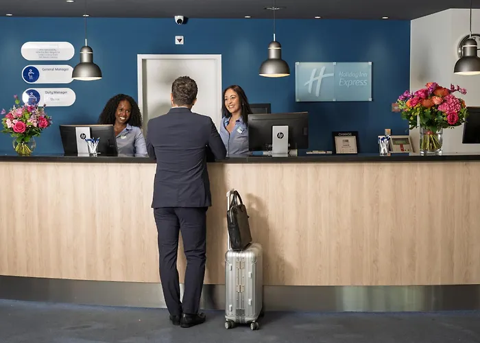 Holiday Inn Express Geneva Airport By IhgAirport Hotel